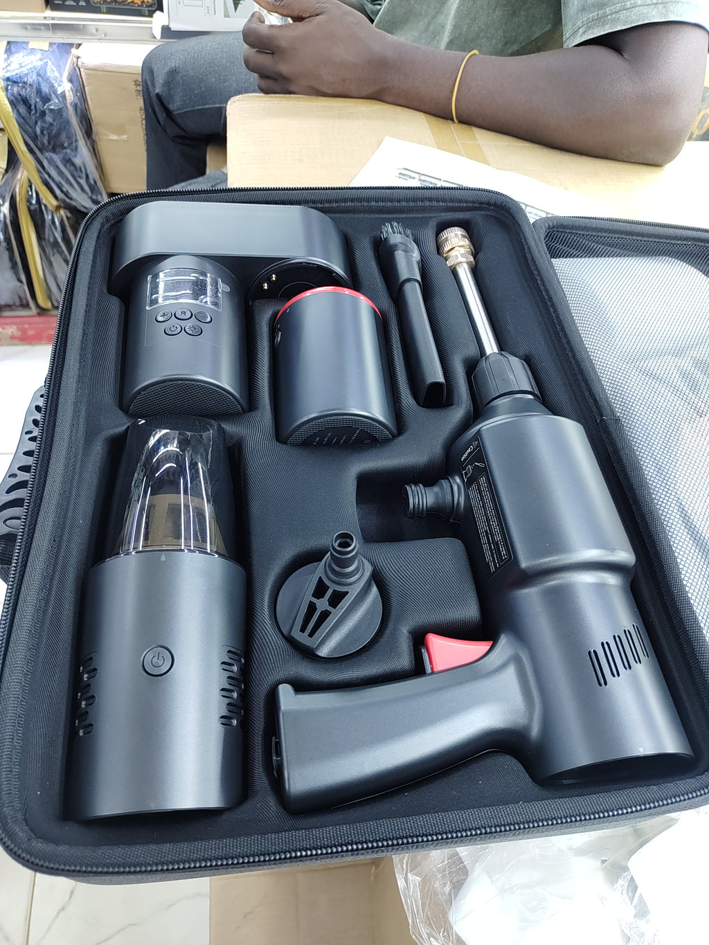 4-in-1 Wireless Modular Cleaning & Car Care Kit