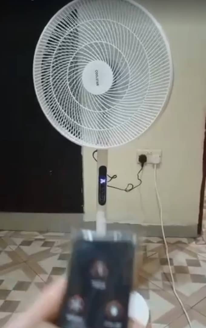 7-Leaf Soft Wind Remote Control Electric Floor Fan